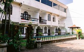 Romantic Garden Hotel